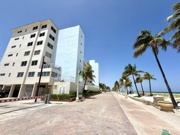 300 OREGON Street, Unit 506, Hollywood, FL 33019
