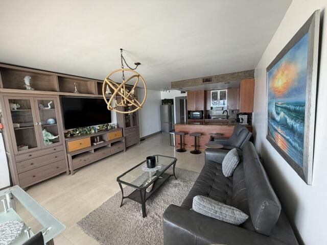 300 Oregon Street, Unit 506, Hollywood, FL 33019 Photo