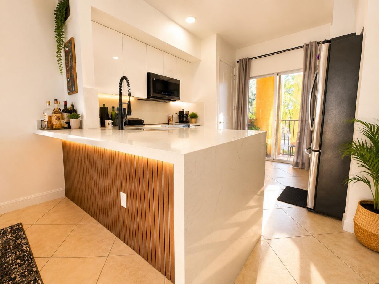 111 NW 2nd Avenue, Unit 10, Hallandale Beach, FL 33009 Photo