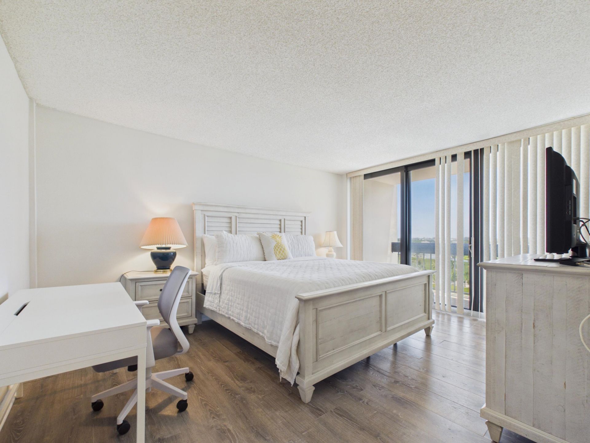 2400 Presidential Way, Unit 704, West Palm Beach, FL 33401 Photo