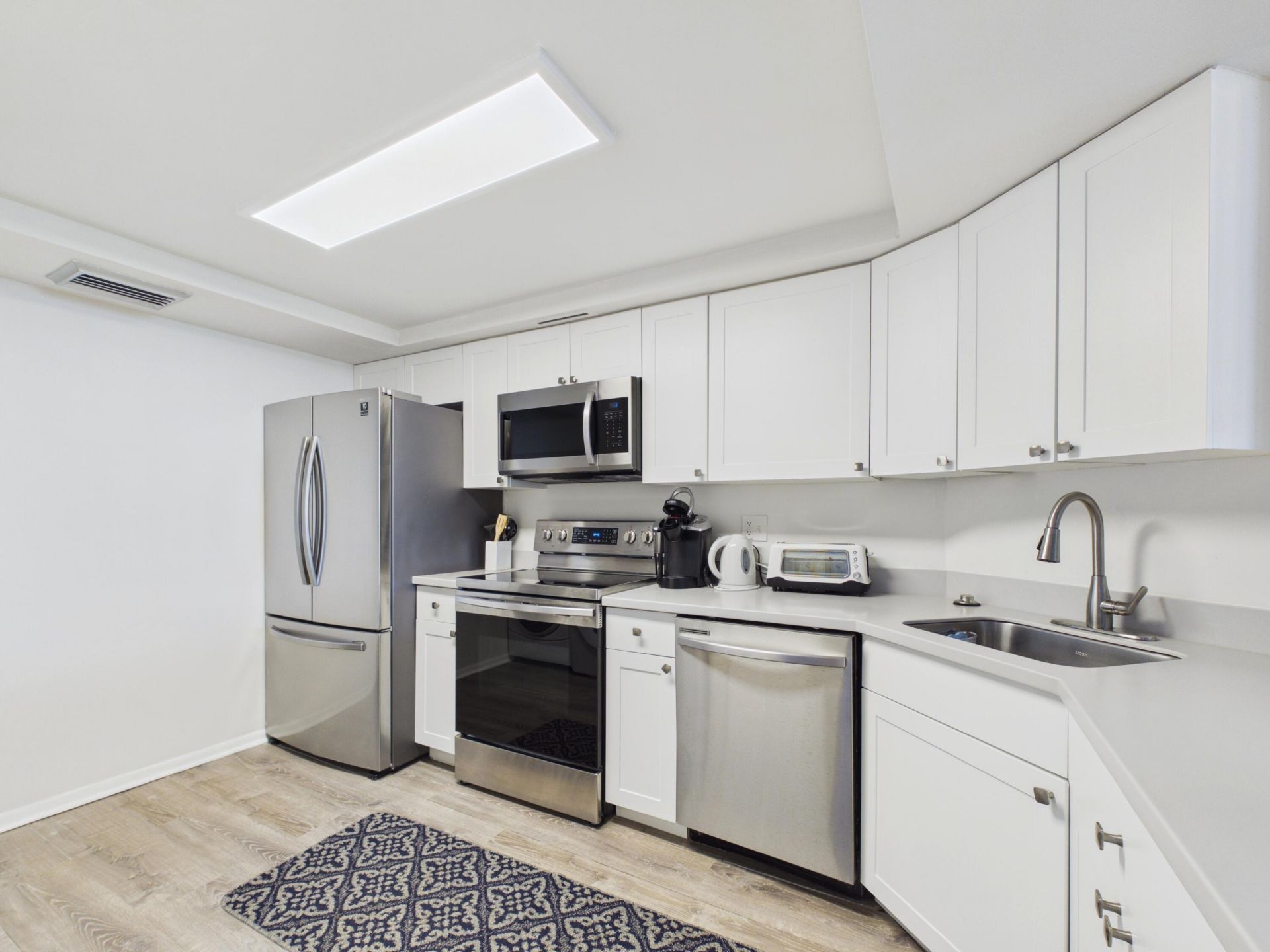 2400 Presidential Way, Unit 704, West Palm Beach, FL 33401 Photo