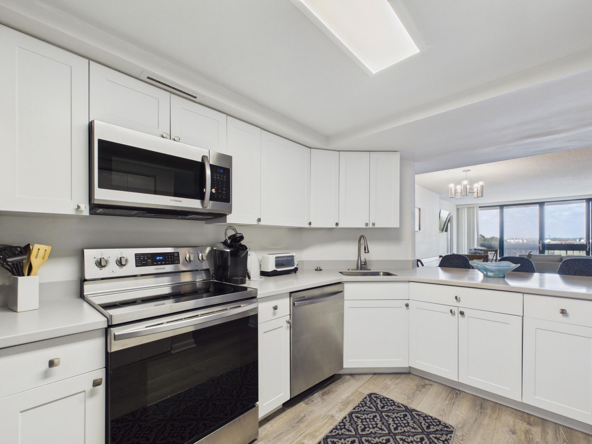 2400 Presidential Way, Unit 704, West Palm Beach, FL 33401 Photo
