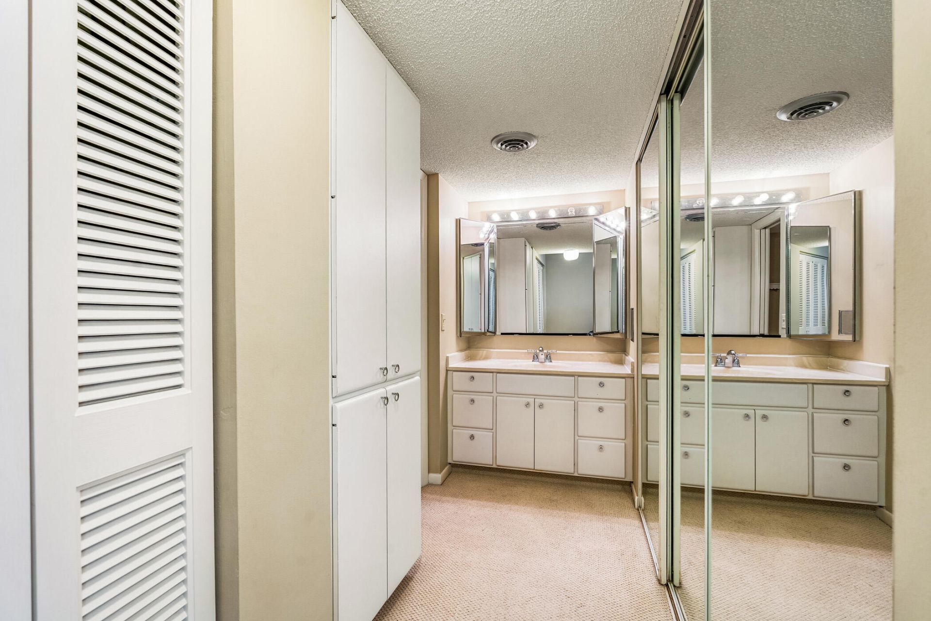 3939 Ocean Drive, Unit 408C, Vero Beach, FL 32963 Photo