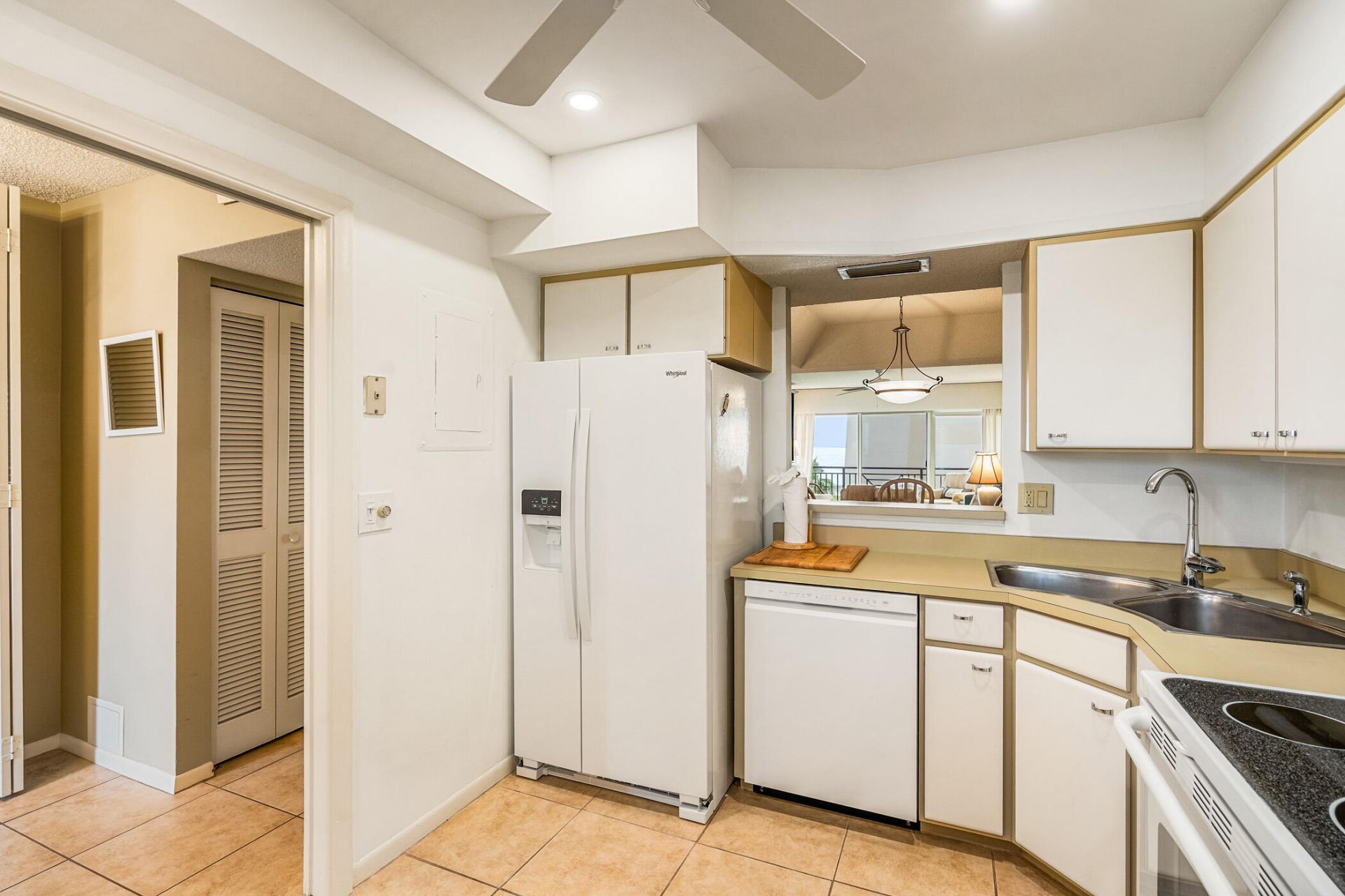 3939 Ocean Drive, Unit 408C, Vero Beach, FL 32963 Photo