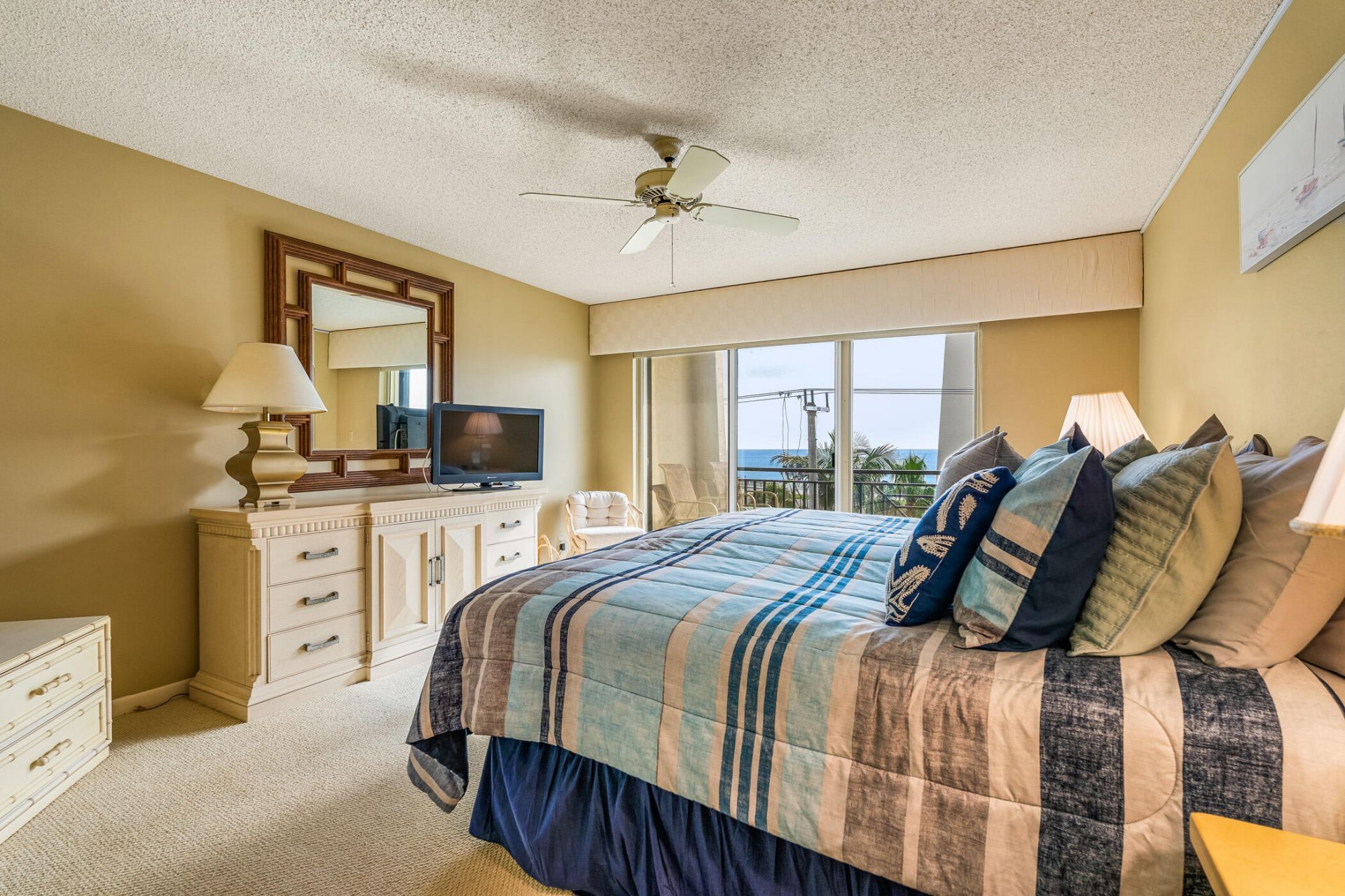 3939 Ocean Drive, Unit 408C, Vero Beach, FL 32963 Photo