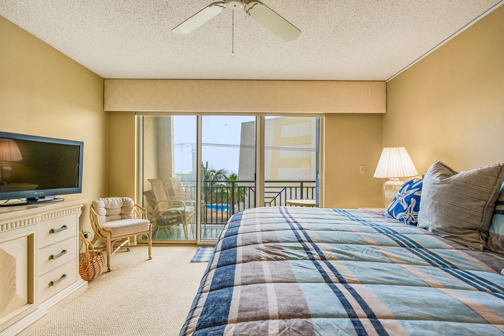 3939 Ocean Drive, Unit 408C, Vero Beach, FL 32963 Photo