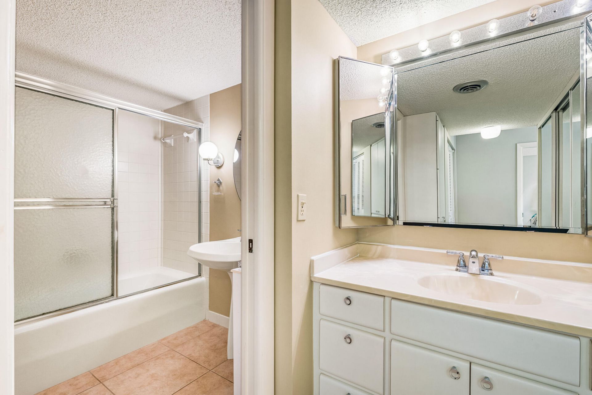 3939 Ocean Drive, Unit 408C, Vero Beach, FL 32963 Photo