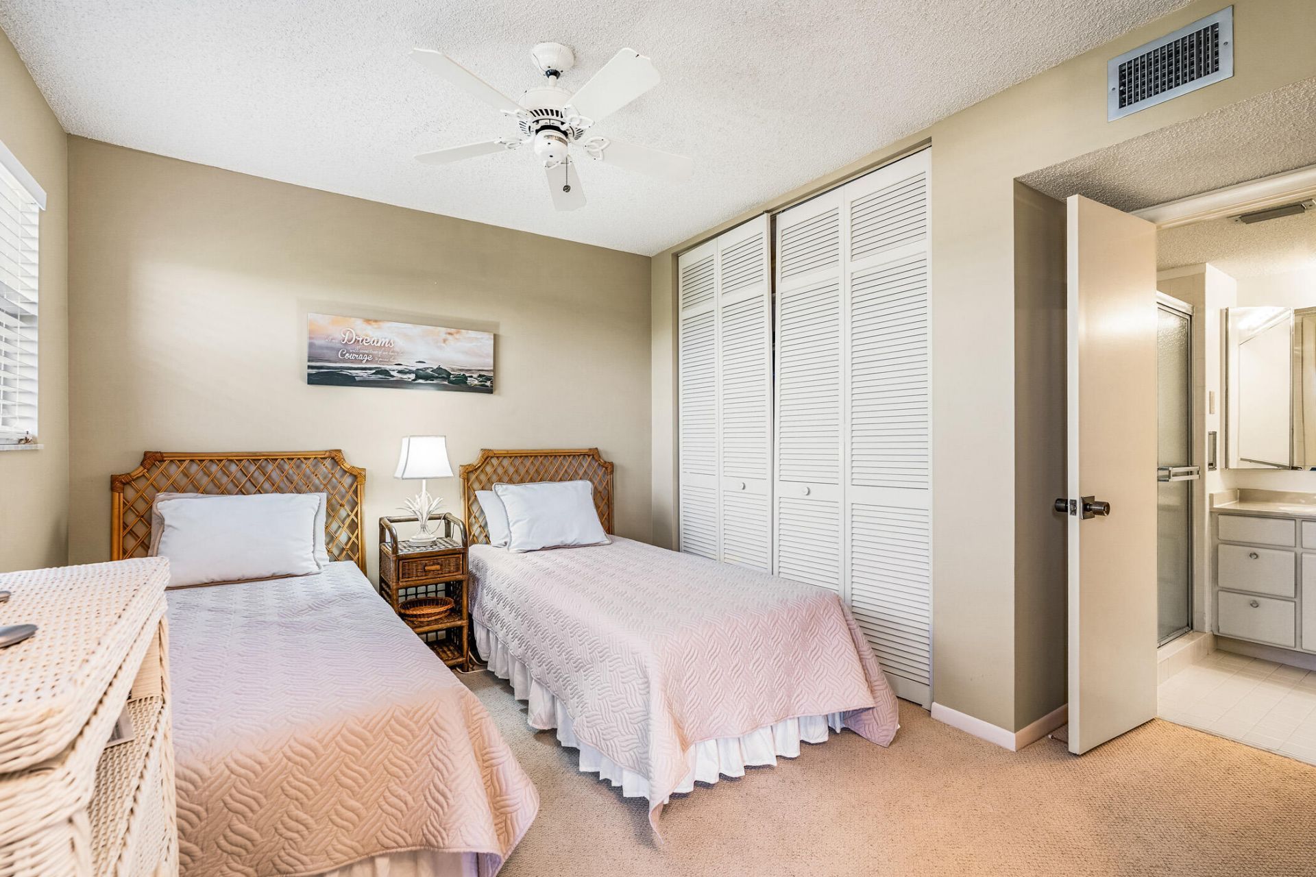 3939 Ocean Drive, Unit 408C, Vero Beach, FL 32963 Photo