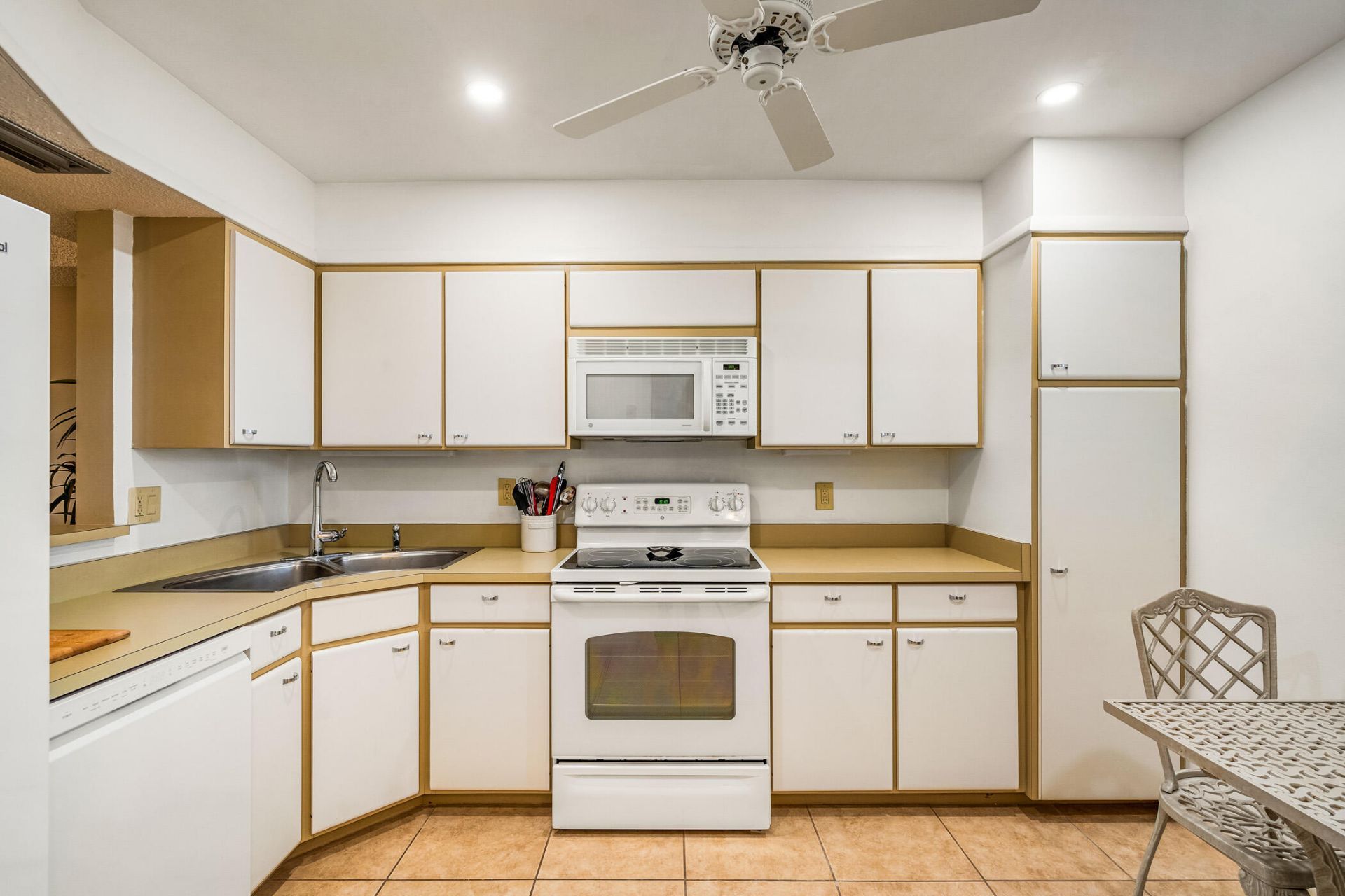 3939 Ocean Drive, Unit 408C, Vero Beach, FL 32963 Photo