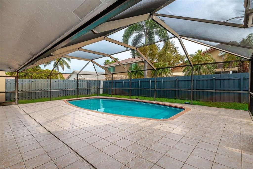 11551 SW 11th Street, Pembroke Pines, FL 33025 Photo