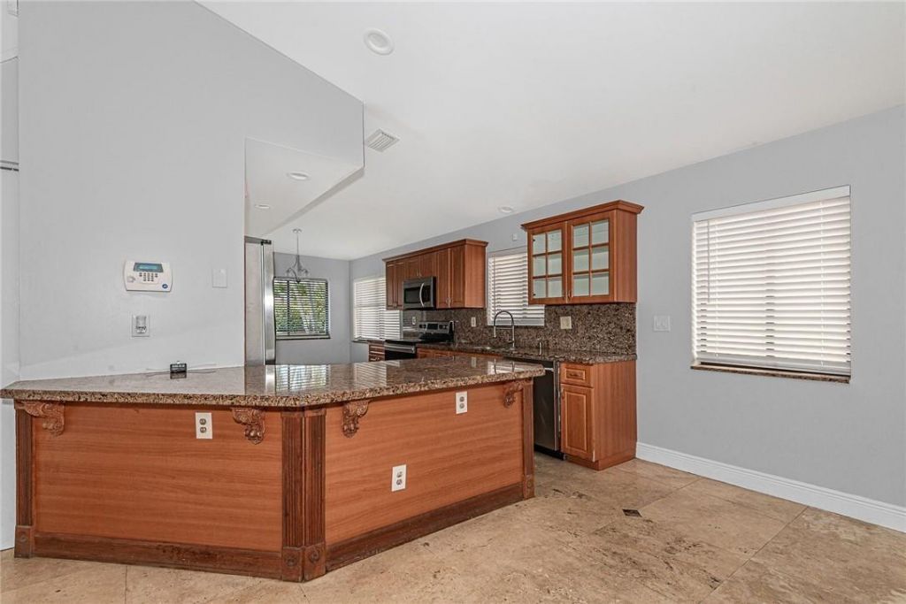 11551 SW 11th Street, Pembroke Pines, FL 33025 Photo