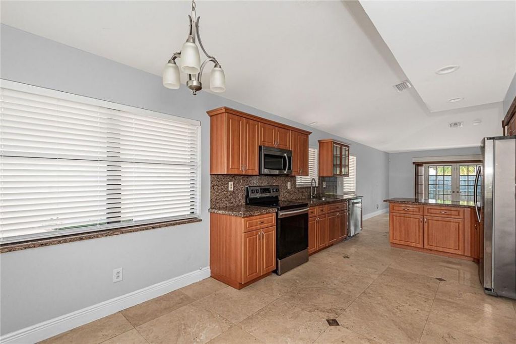 11551 SW 11th Street, Pembroke Pines, FL 33025 Photo
