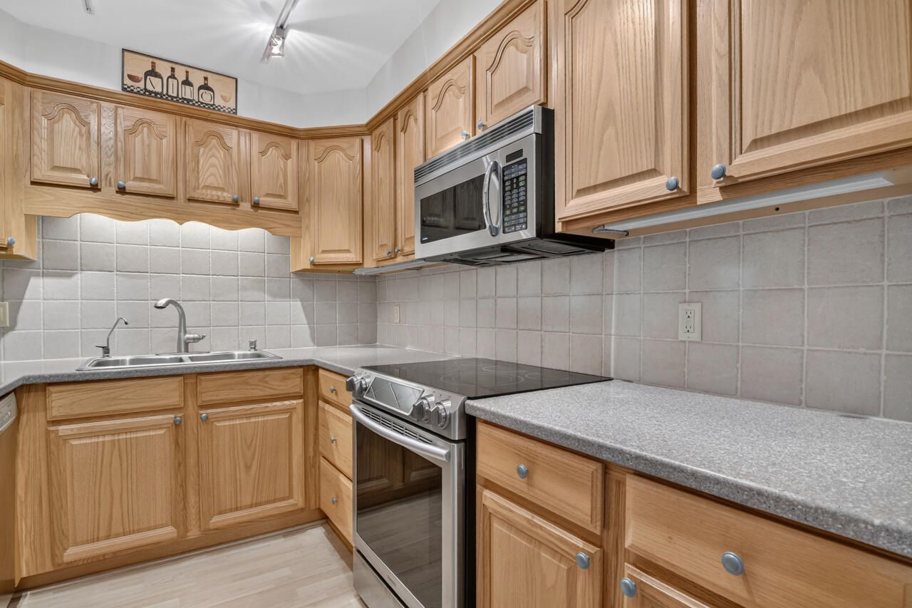 336 Golfview Road, Unit 605, North Palm Beach, FL 33408 Photo