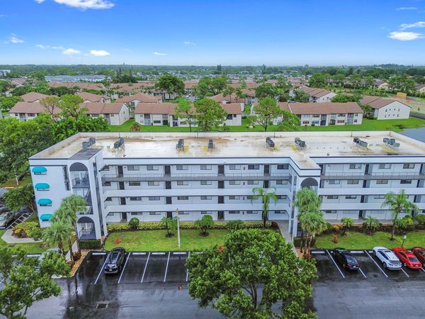 4725 LUCERNE LAKES Boulevard E, Unit 202, Lake Worth, FL 33467