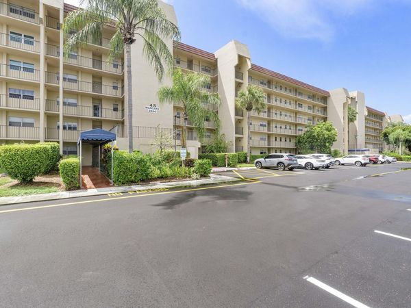3590 Via Poinciana, Unit 107, Lake Worth, FL 33467