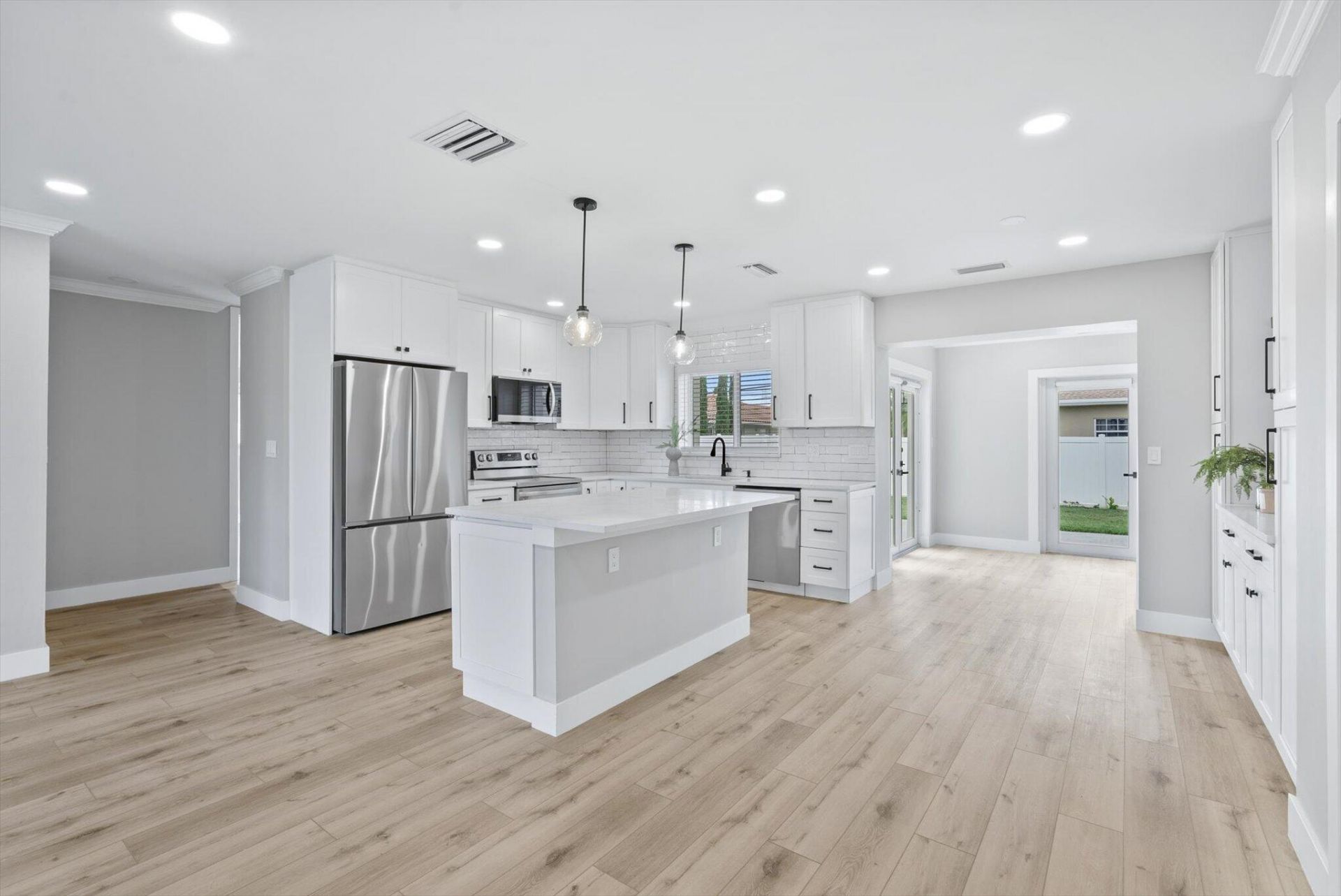 2775 NE 5th Avenue, Boca Raton, FL 33431 Photo