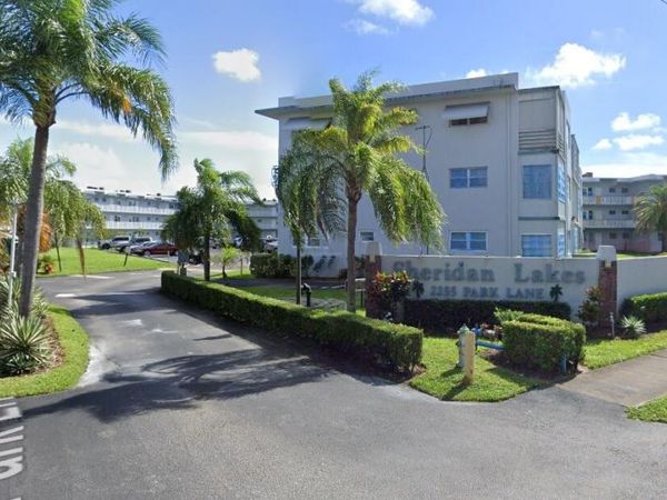 2200 Park Lane, Unit 107, Hollywood, FL 33021