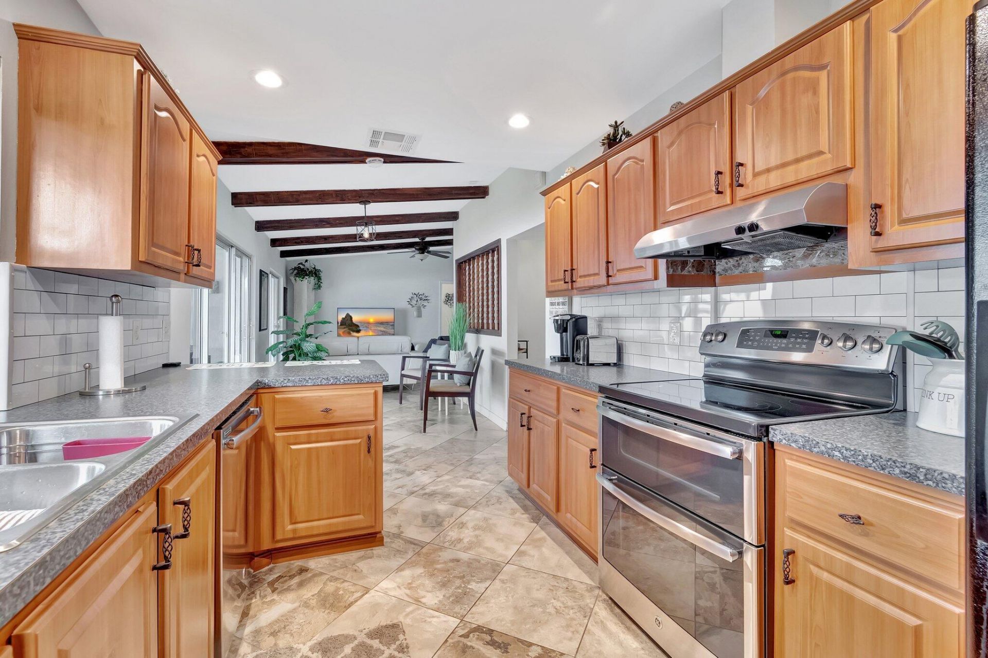 577 SW 24th Avenue, Boynton Beach, FL 33435 Photo