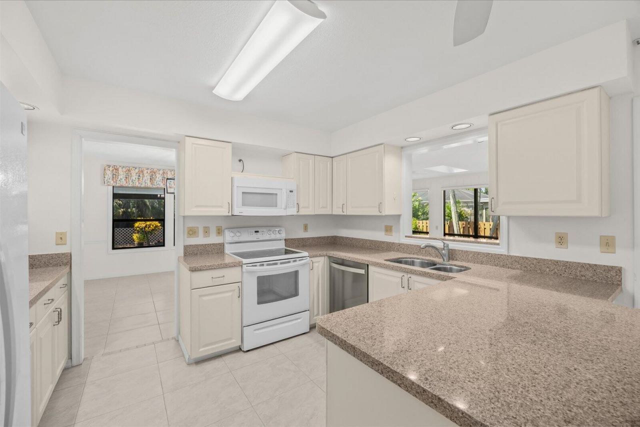 1904 NW 22nd Street, Stuart, FL 34994 Photo