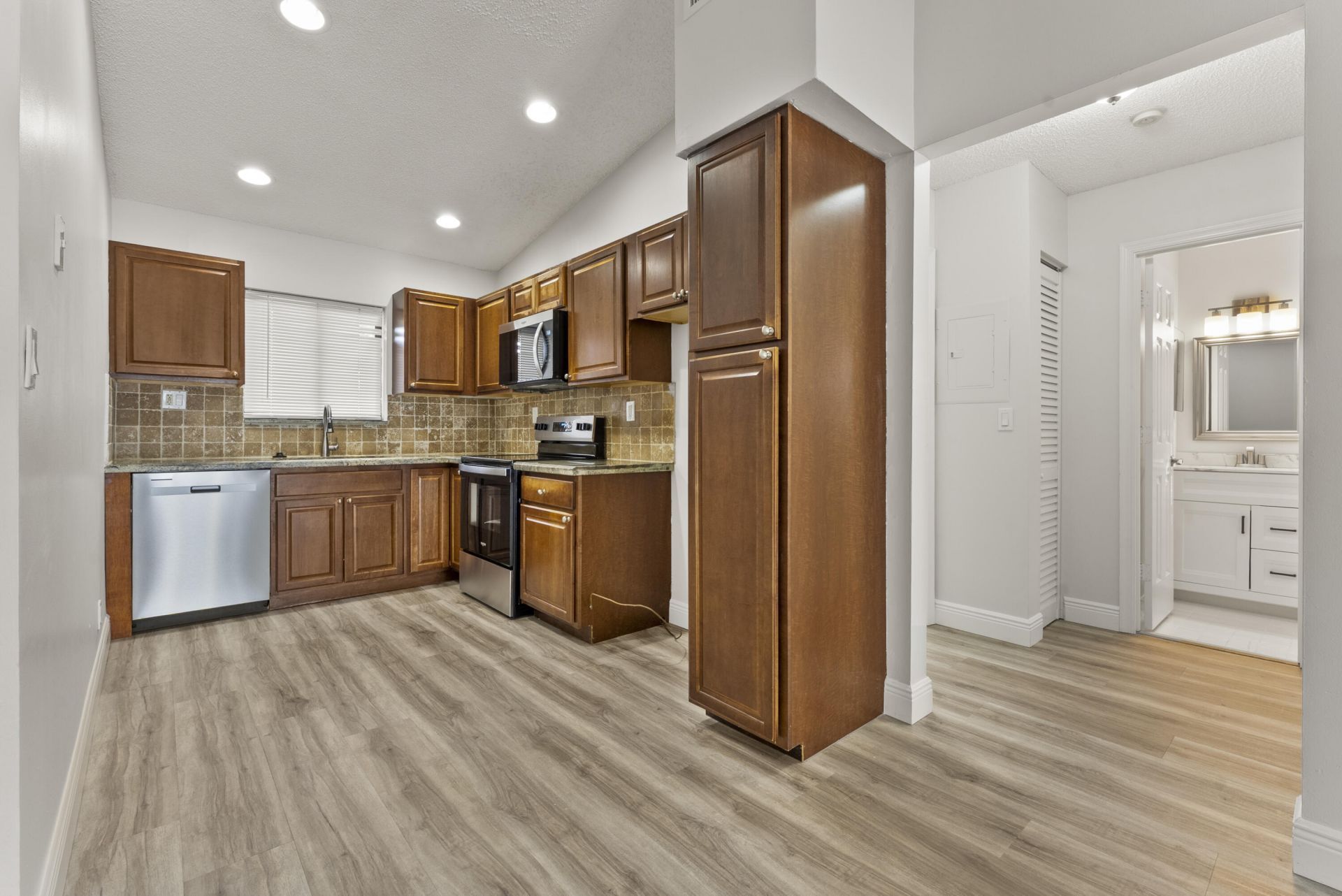 2900 Olivewood Terrace, Unit 201, Boca Raton, FL 33431 Photo