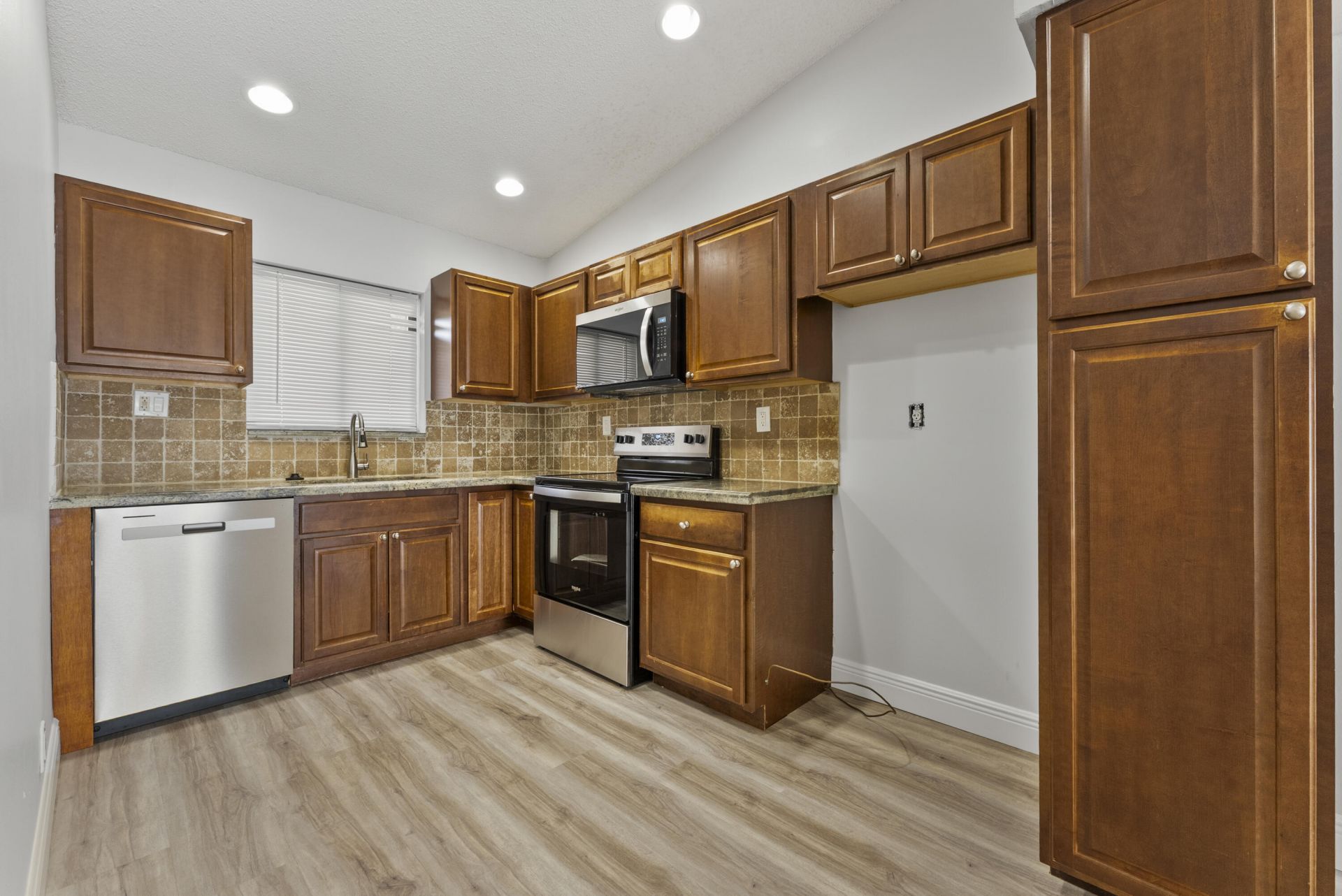 2900 Olivewood Terrace, Unit 201, Boca Raton, FL 33431 Photo