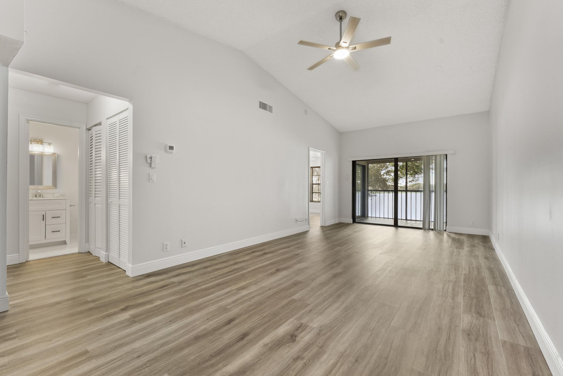 2900 Olivewood Terrace, Unit 201, Boca Raton, FL 33431 Photo