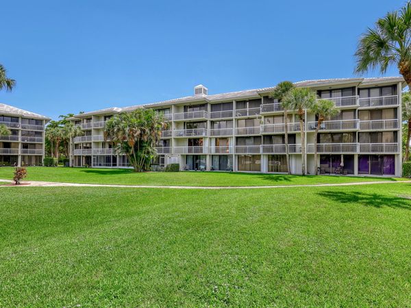 2941 Village Boulevard, Unit 203, West Palm Beach, FL 33409