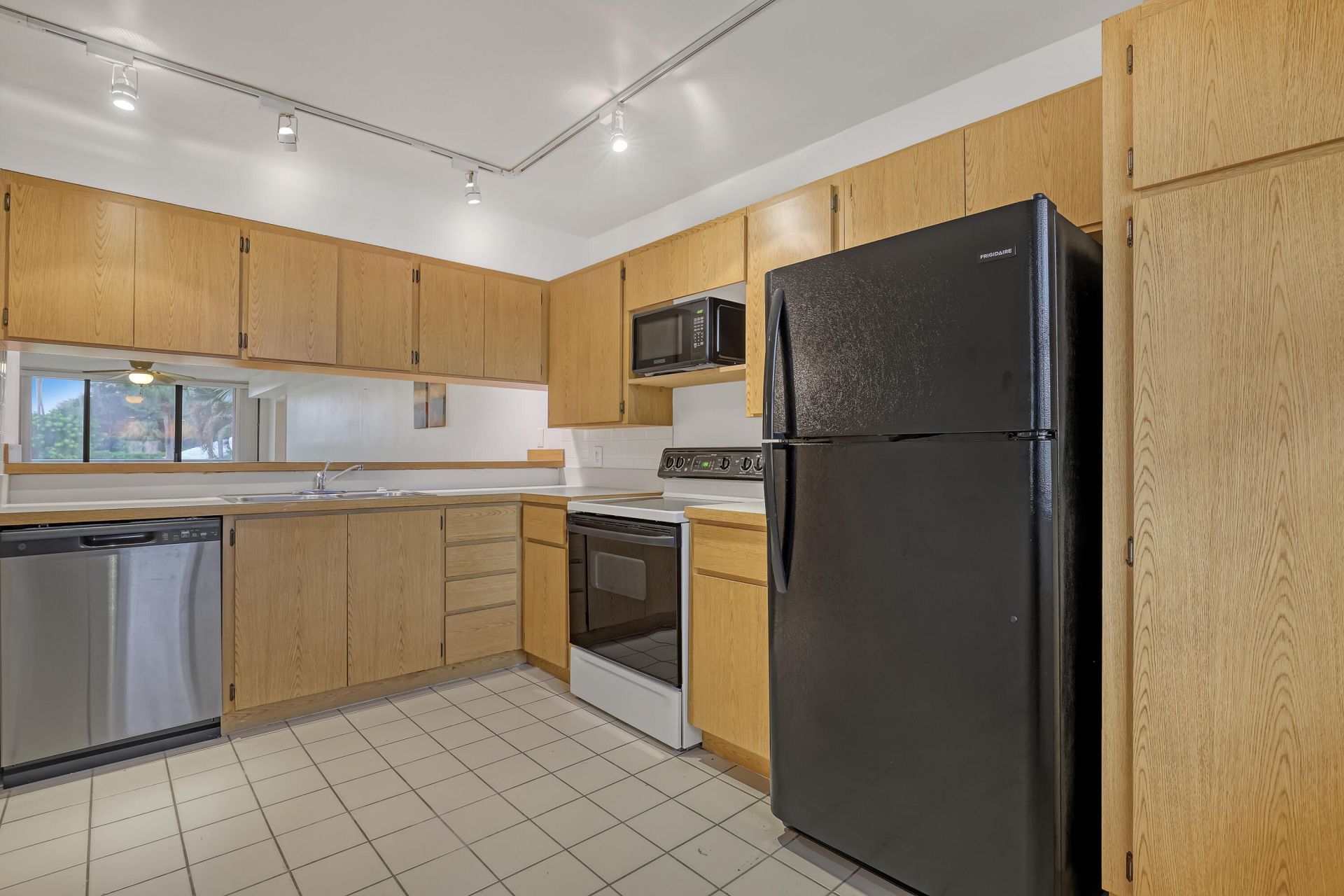 2621 Village Boulevard, Unit 203, West Palm Beach, FL 33409 Photo
