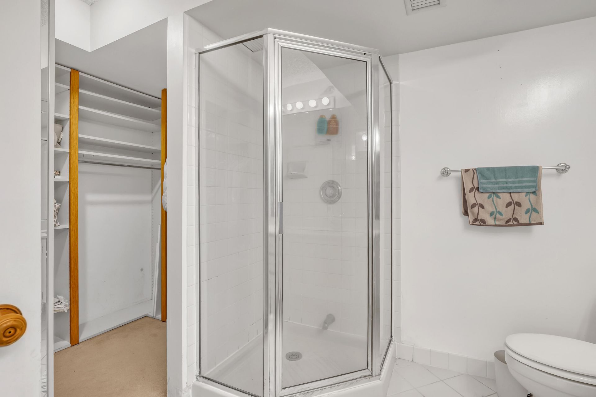 2621 Village Boulevard, Unit 203, West Palm Beach, FL 33409 Photo