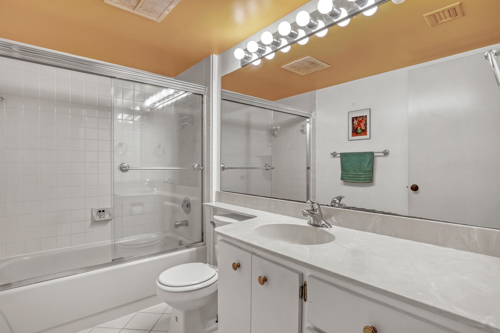 2621 Village Boulevard, Unit 203, West Palm Beach, FL 33409 Photo