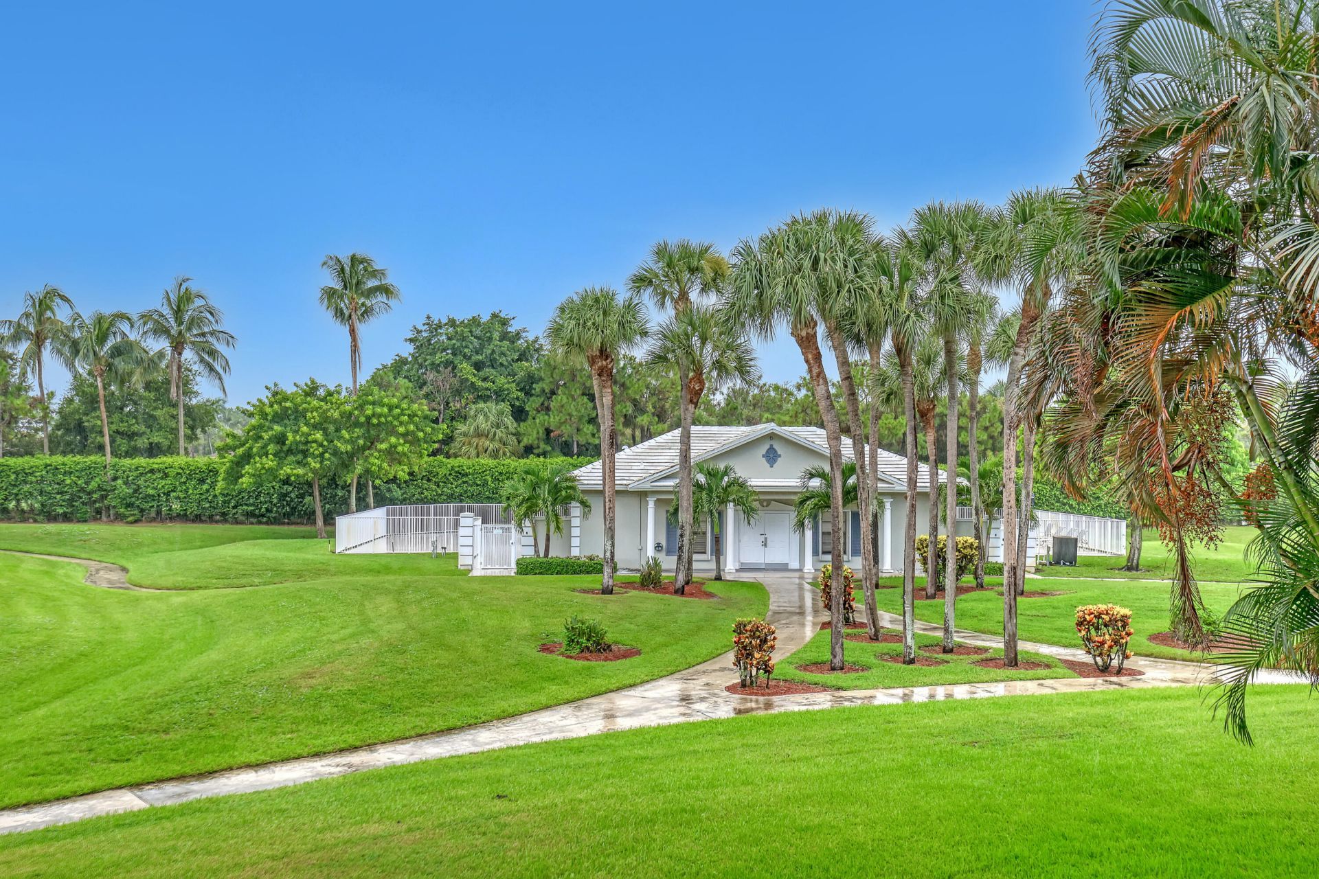 2621 Village Boulevard, Unit 203, West Palm Beach, FL 33409 Photo