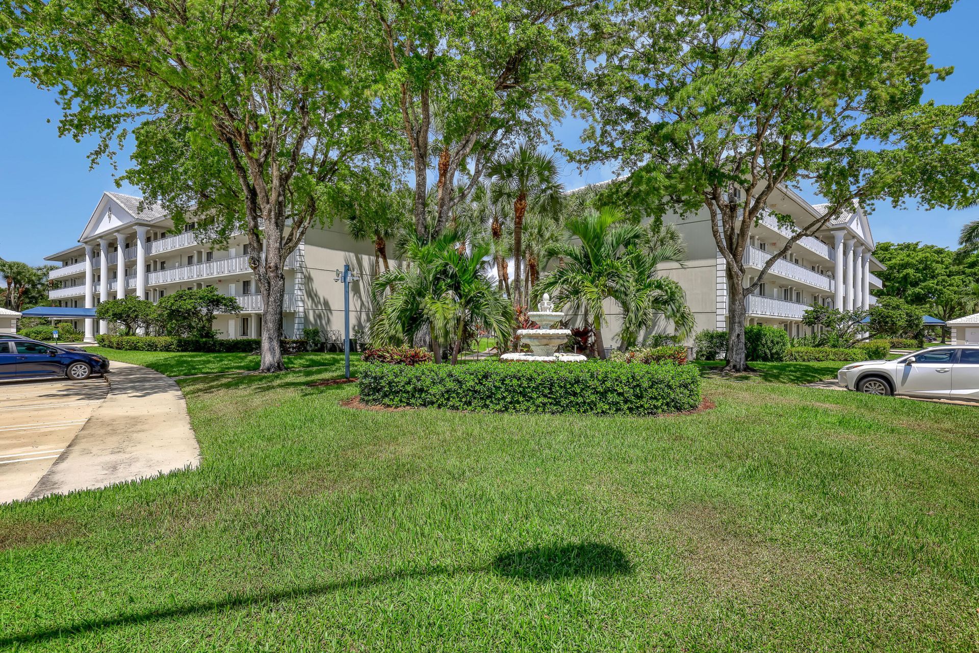 2621 Village Boulevard, Unit 203, West Palm Beach, FL 33409 Photo