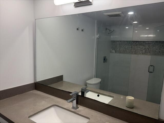 3000 E Sunrise Boulevard, Unit 17F, Fort Lauderdale, FL 33304 Photo