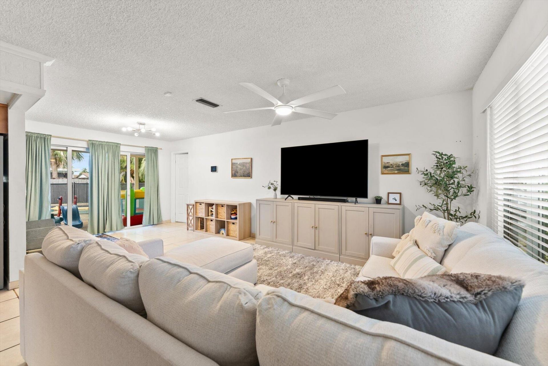 10661 NW 27th Court, Sunrise, FL 33322 Photo