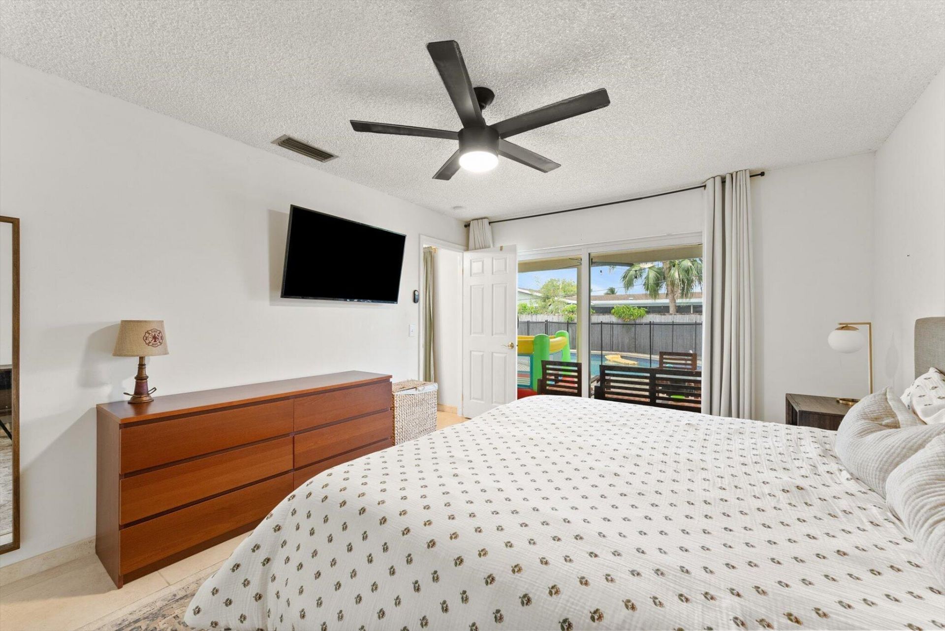 10661 NW 27th Court, Sunrise, FL 33322 Photo