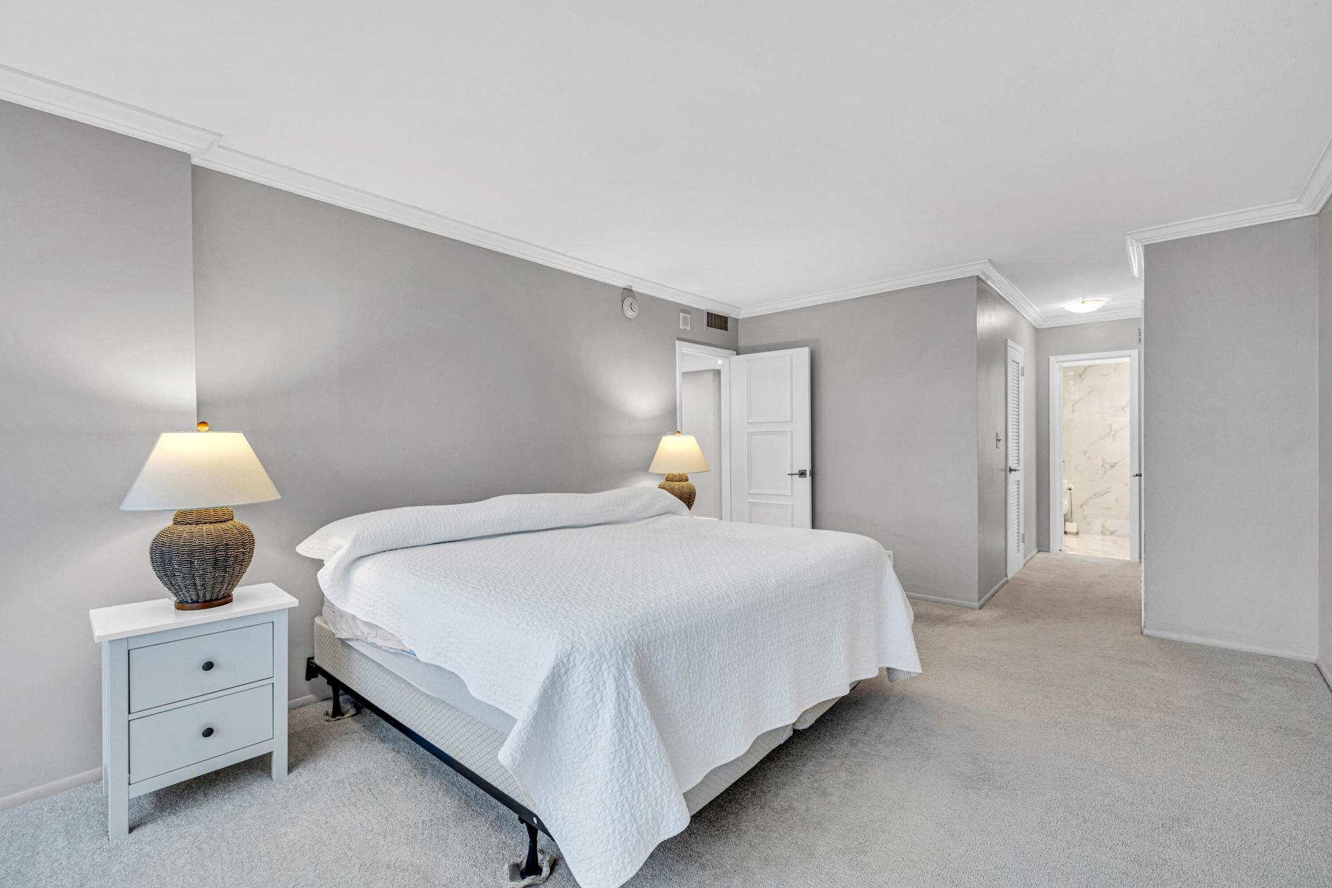 1170 N Federal Highway, Unit 312, Fort Lauderdale, FL 33304 Photo