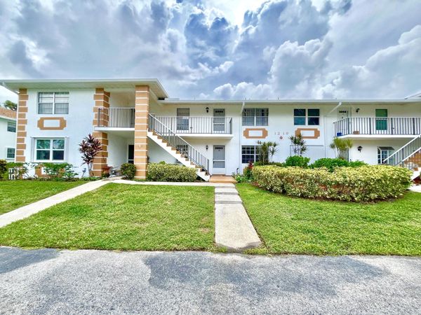 1219 S LAKES END Drive, Unit B1, Fort Pierce, FL 34982
