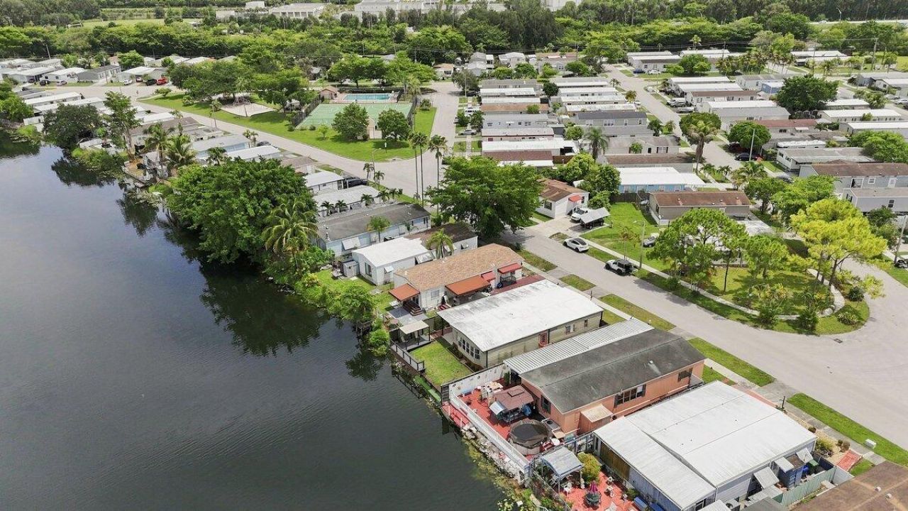 21671 S Heritage Circle, Pembroke Pines, FL 33029 Photo