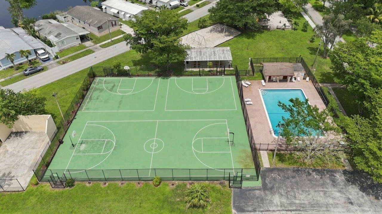 21671 S Heritage Circle, Pembroke Pines, FL 33029 Photo