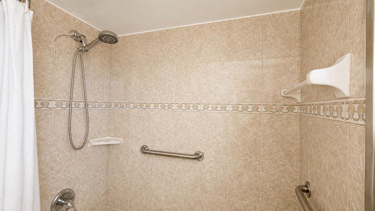 210 174th Street, Unit 1901, Sunny Isles Beach, FL 33160 Photo