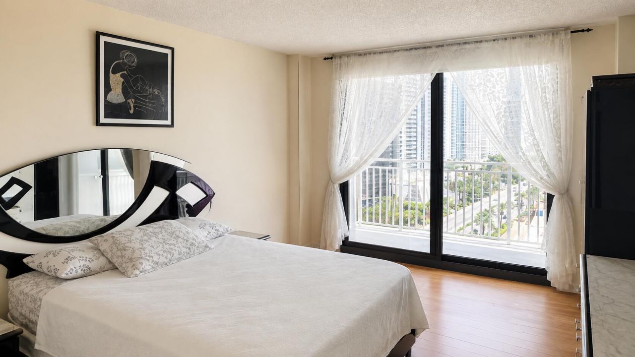 210 174th Street, Unit 1901, Sunny Isles Beach, FL 33160 Photo