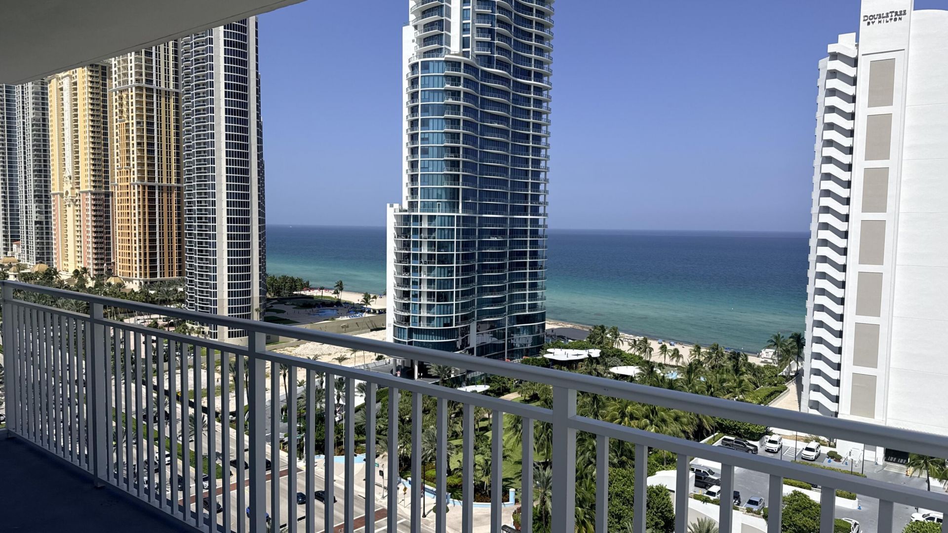 210 174th Street, Unit 1901, Sunny Isles Beach, FL 33160 Photo