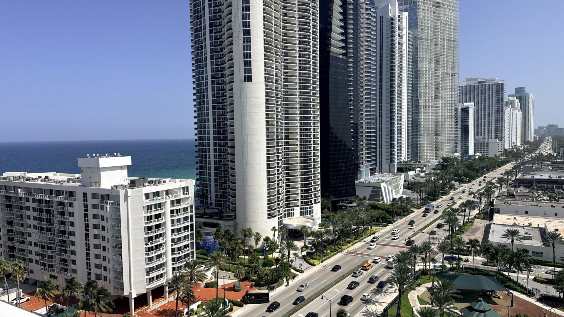 210 174th Street, Unit 1901, Sunny Isles Beach, FL 33160 Photo
