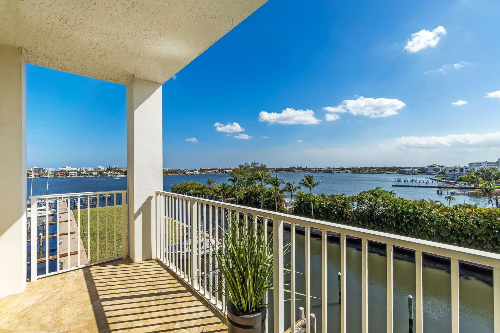 806 E Windward Way, Unit 524, Lantana, FL 33462 Photo