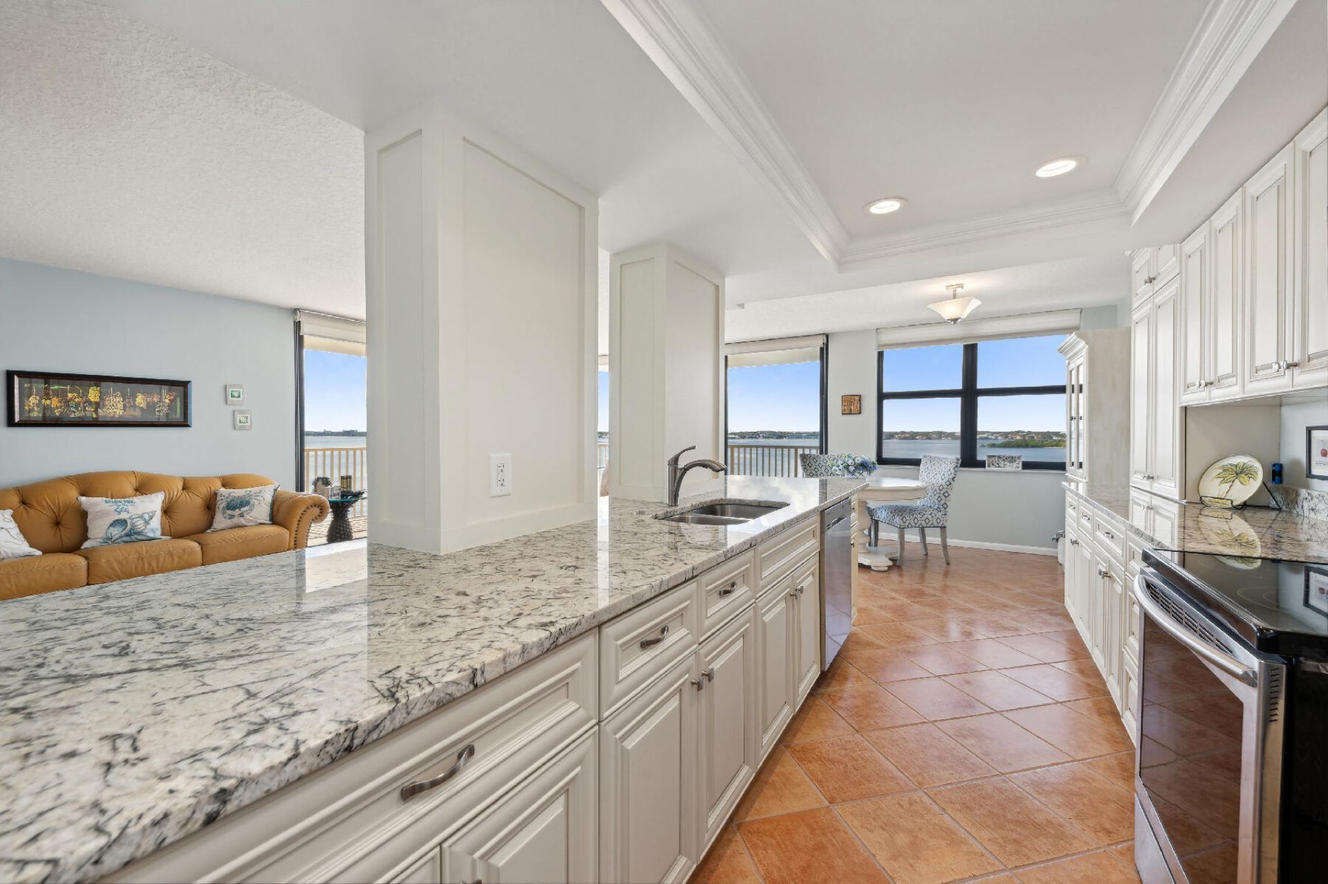 5480 N Ocean Drive, Riviera Beach, FL 33404 Photo