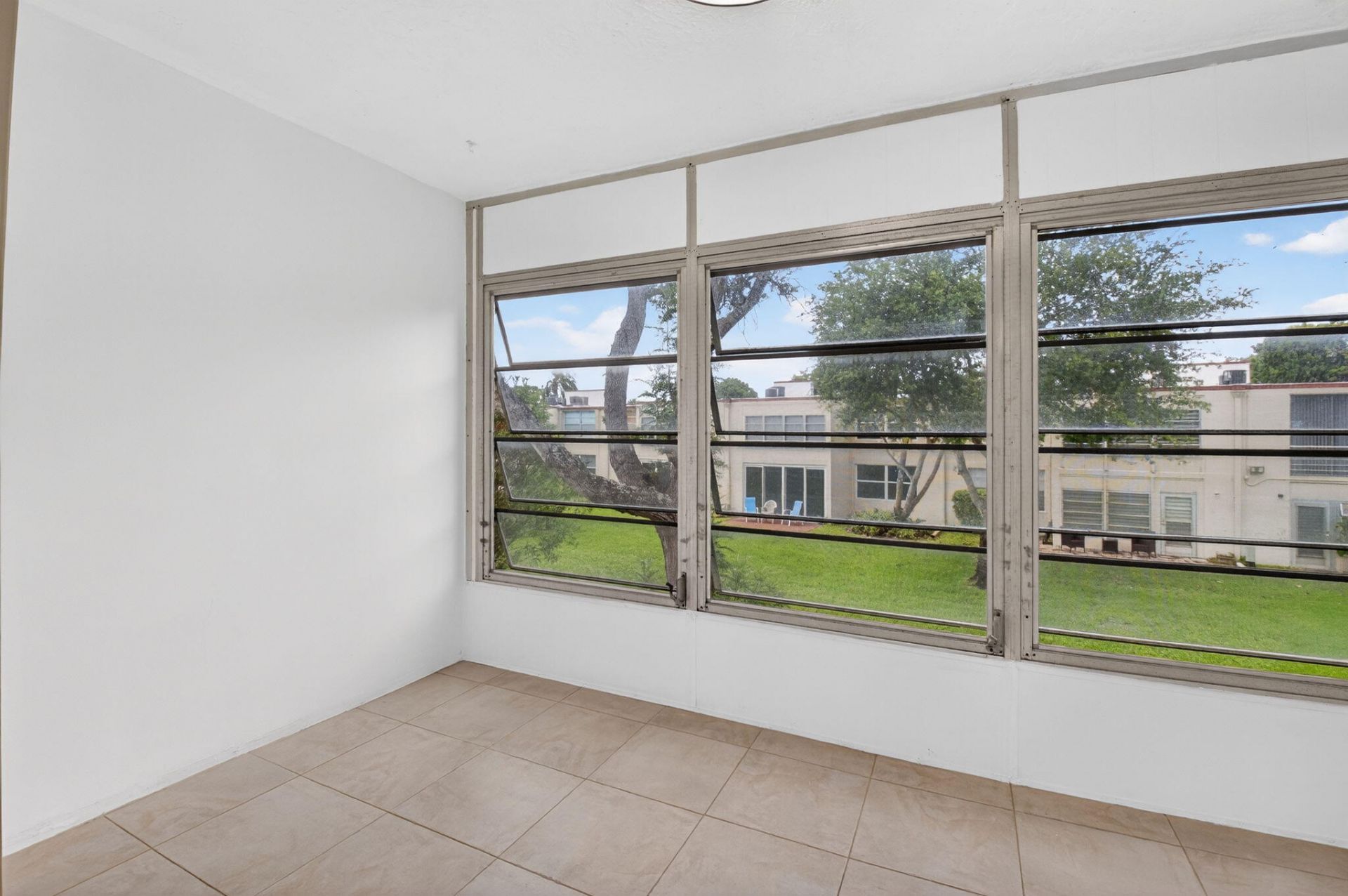 10 Willowbrook Lane, Unit 207, Delray Beach, FL 33446 Photo