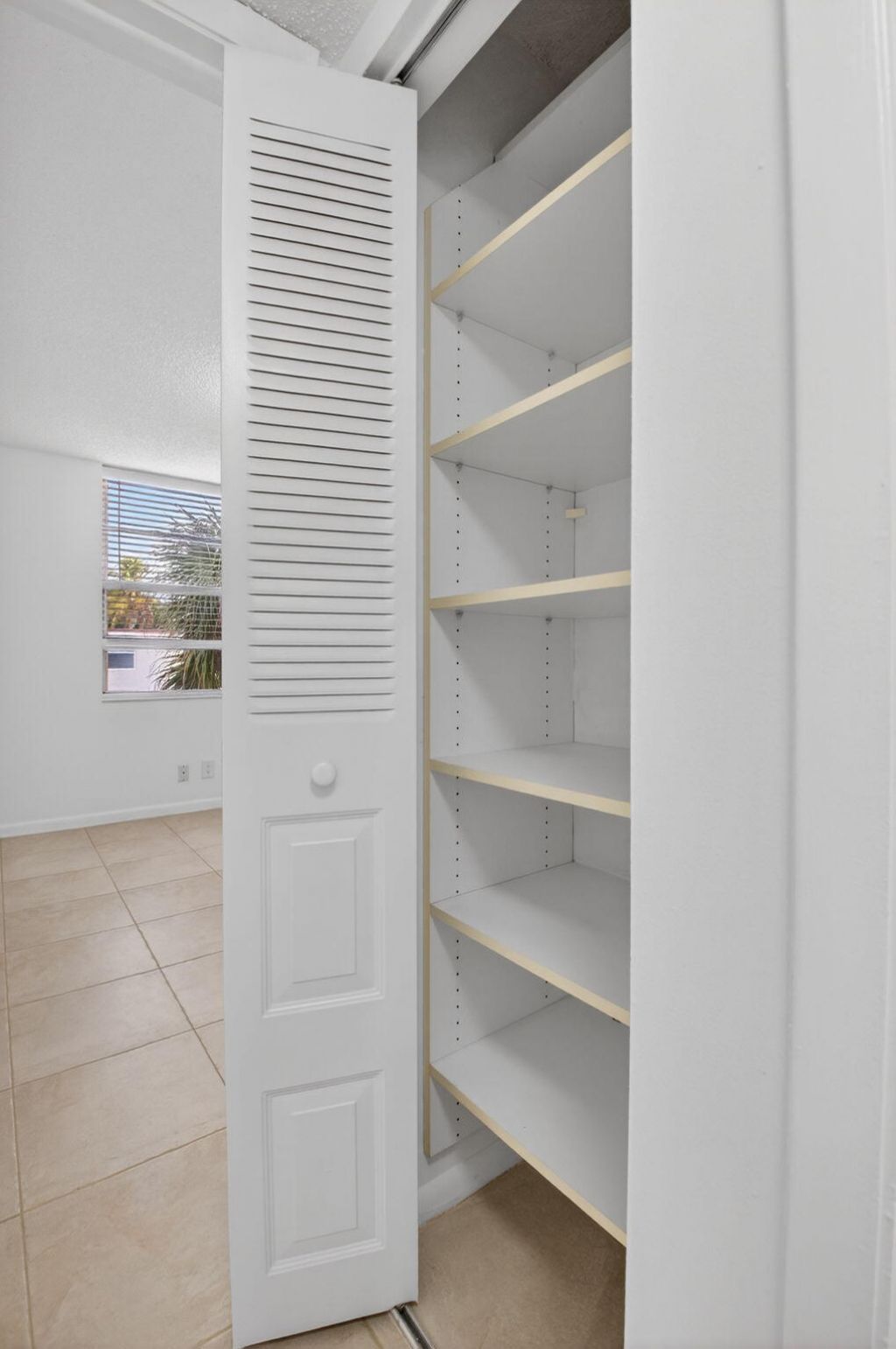 10 Willowbrook Lane, Unit 207, Delray Beach, FL 33446 Photo