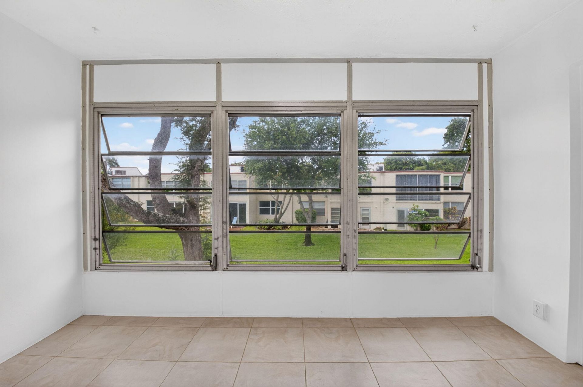 10 Willowbrook Lane, Unit 207, Delray Beach, FL 33446 Photo