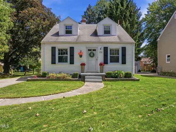 1751 Heatherdowns Boulevard, Toledo, OH 43614