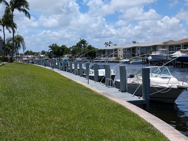 930 SE 9th Avenue, Unit 11, Pompano Beach, FL 33060